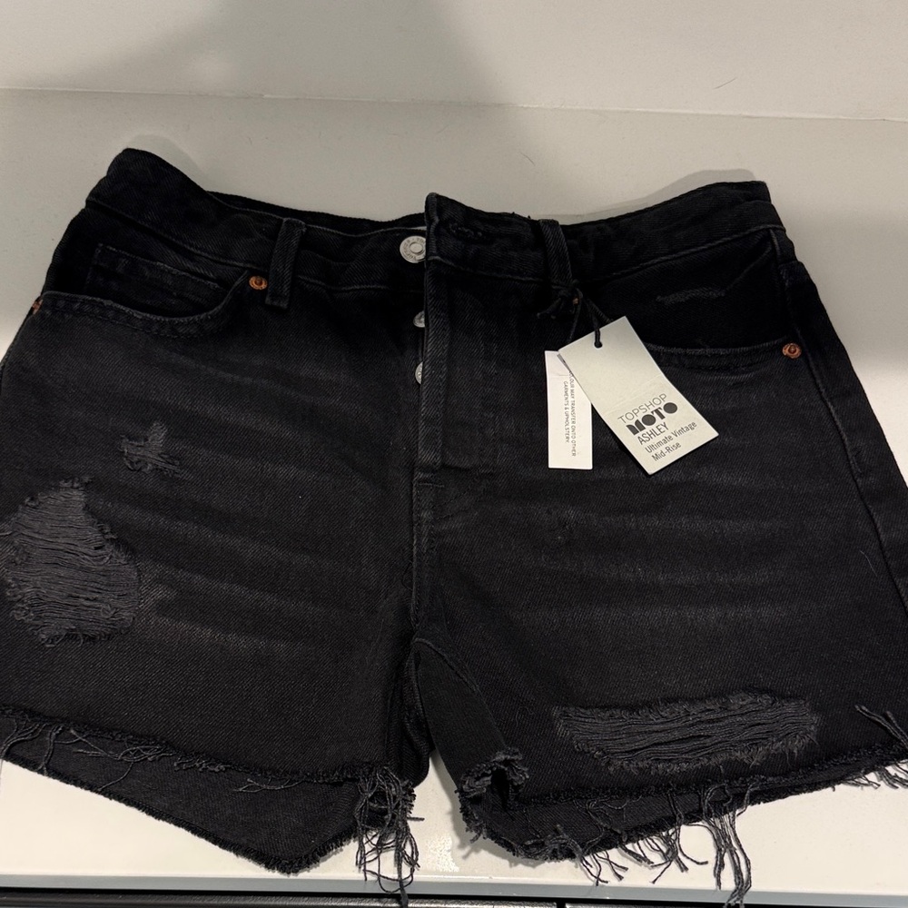 NWT Top Shop Ashley Ultimate Vintage Mid-Rise Black Jean Shorts- size 4